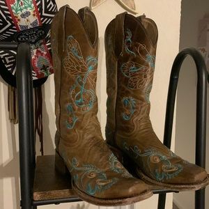 Circle G ranch boots dragonflies with turquoise stitching